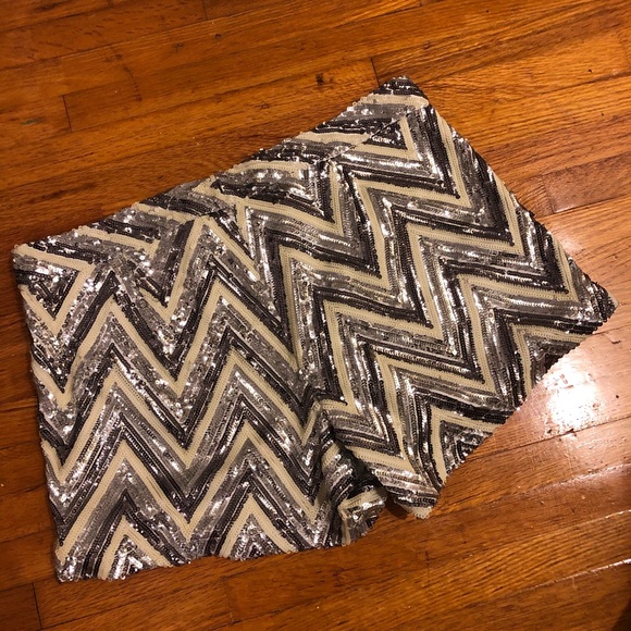 Julie Brown sequined shorts - Picture 3 of 3